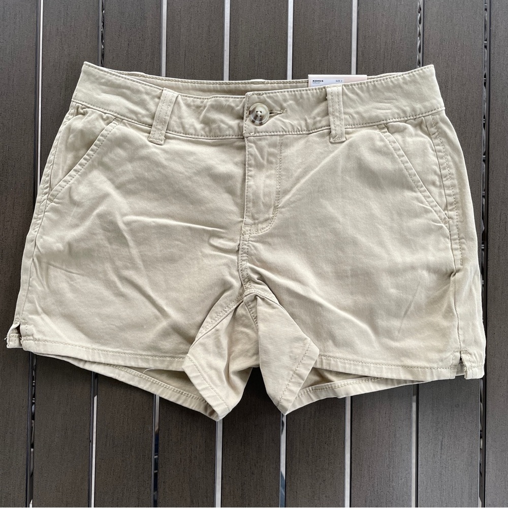 NWT KOHLS SO CHINO MIDI SHORTS!!